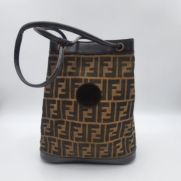 Fendi Zucca FF Canvas Vintage Shoulder Bag..Authentic !!! - Picture 2 of 16